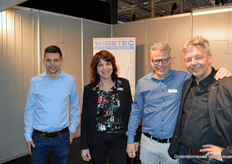 Rody Grootscholten (Grootscholten Consultancy), Bettina van den Bergen, Marco van den Bergen (Wiretec Draadproducten) en Pierre Grootscholten (Grootscholten Consultancy) gezellig samen op de foto.